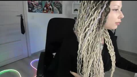 Anna online show from April 26, 2026, 5:43 pm