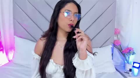 Snapshot of annaqueen_ chatting on December 26, 2024, 8:00 pm Anna online show from December 26, 2024, 8:00 pm