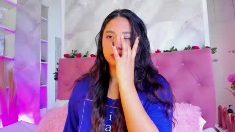 Snapshot of annaqueen_ chatting on November 18, 2025, 4:44 pm Anna online show from November 18, 2025, 4:44 pm