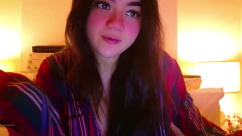 Snapshot of annatigarr chatting on January 5, 2025, 8:00 am meow online show from January 5, 2025, 8:00 am