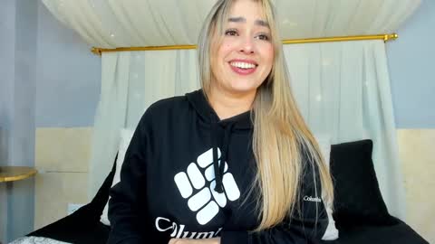 Snapshot of annavictoria__ chatting on January 4, 2025, 12:48 am Anna Victoria online show from January 4, 2025, 12:48 am