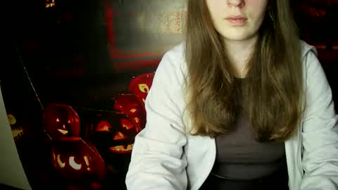 Bella online show from October 2, 2025, 6:42 am