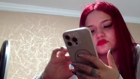 Snapshot of anne_julienne chatting on February 7, 2026, 1:53 am online show from February 7, 2026, 1:53 am