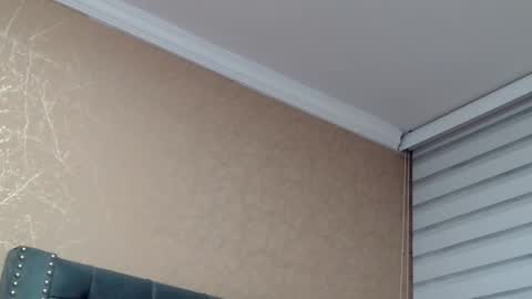 Snapshot of anne_julienne chatting on February 20, 2026, 1:35 am online show from February 20, 2026, 1:35 am