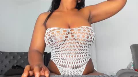 Annie  online show from February 21, 2025, 4:26 pm