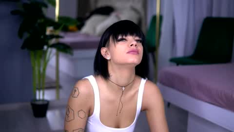 Snapshot of annefaris chatting on January 13, 2026, 5:24 am Anne online show from January 13, 2026, 5:24 am