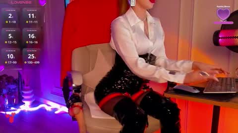 Annes online show from December 5, 2025, 5:20 pm