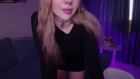 Snapshot of annetenet chatting on October 15, 2025, 7:41 am Annet online show from October 15, 2025, 7:41 am