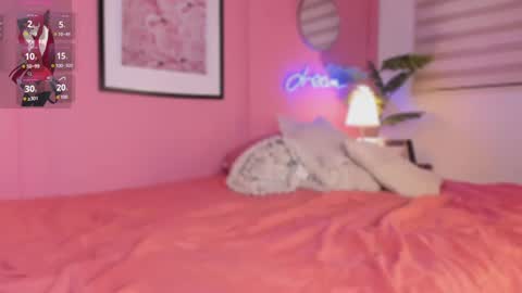 Snapshot of annia_dh chatting on September 12, 2025, 8:31 pm annia online show from September 12, 2025, 8:31 pm