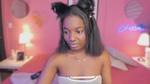 Snapshot of annia_dh chatting on September 19, 2025, 8:42 pm annia online show from September 19, 2025, 8:42 pm