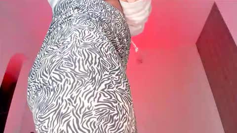 Creamy online show from March 25, 2026, 9:15 am