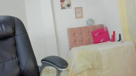 Snapshot of annie_collen chatting on January 17, 2025, 11:07 pm Anna online show from January 17, 2025, 11:07 pm