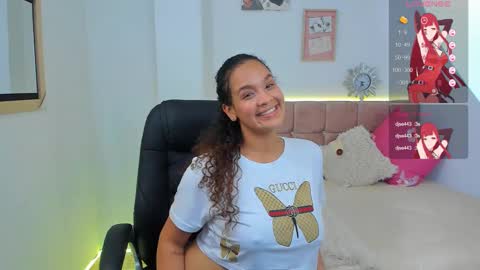 Snapshot of annie_collen chatting on February 22, 2025, 7:36 pm Anna online show from February 22, 2025, 7:36 pm