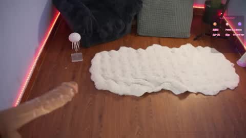 Annie online show from January 5, 2026, 7:17 pm