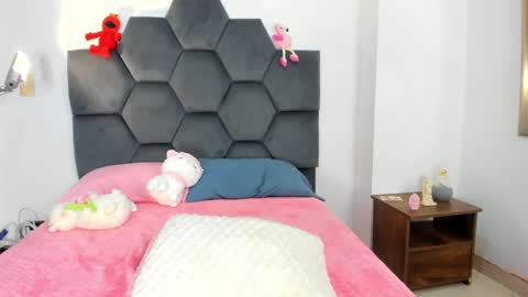 Annie online show from December 4, 2024, 12:30 am