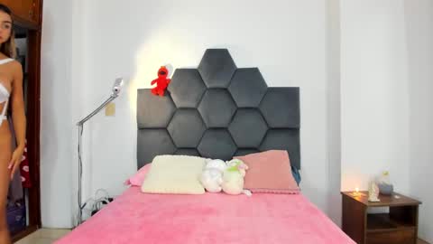 Annie online show from December 12, 2024, 4:43 pm