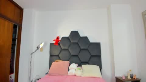 Annie online show from January 21, 2025, 9:25 pm