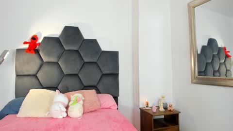 Annie online show from January 24, 2025, 12:52 am