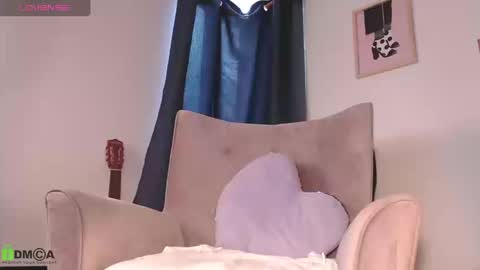 Annie online show from September 8, 2025, 9:03 pm