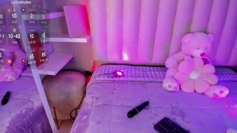   online show from December 3, 2025, 3:03 am