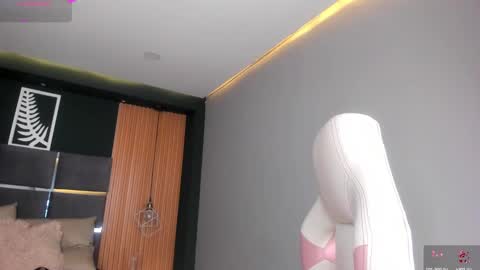 Annie Roberts online show from December 28, 2024, 2:32 pm