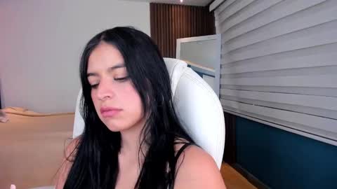 Annie Roberts online show from March 7, 2025, 8:44 pm