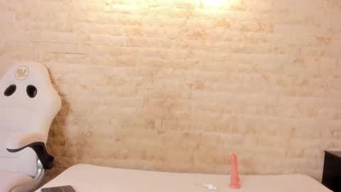 Snapshot of annie_shine_ chatting on February 27, 2026, 1:55 pm ANNIE online show from February 27, 2026, 1:55 pm