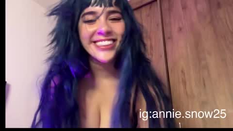 JEANNE no olvides seguirme dont forget follow me  uu online show from March 11, 2025, 12:22 am