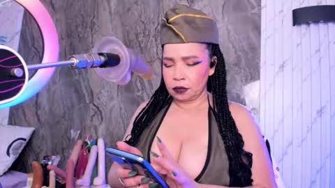 annie_wigg_ online show from January 8, 2026, 2:58 am