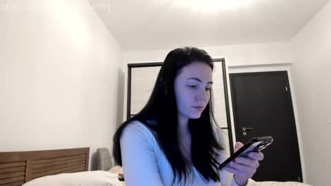 Annie online show from February 4, 2026, 6:25 pm