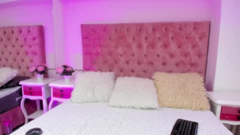 Annie  online show from January 21, 2025, 8:00 pm