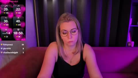 Annie online show from March 4, 2025, 9:07 am