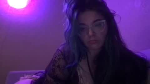 Snapshot of anniemarie445 chatting on July 17, 2026, 8:32 am Darlingskiesxo online show from July 17, 2026, 8:32 am