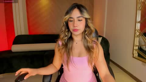 Annie Monroe online show from November 18, 2025, 7:18 pm