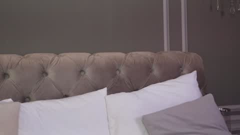 AnnieStyles online show from January 5, 2025, 10:32 am