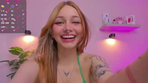 Snapshot of anniita_ chatting on March 3, 2026, 4:40 am VIVIANNA online show from March 3, 2026, 4:40 am