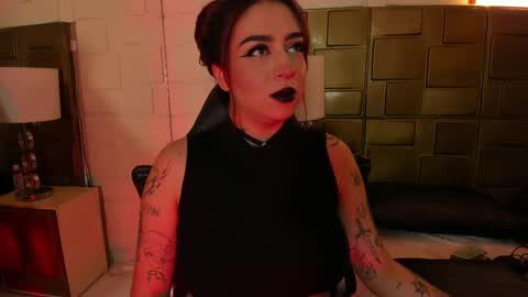 Snapshot of annikamerliahh_ chatting on March 5, 2025, 12:00 pm Annika online show from March 5, 2025, 12:00 pm