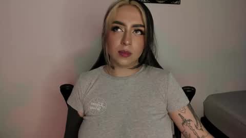 Annika online show from November 2, 2025, 10:01 pm