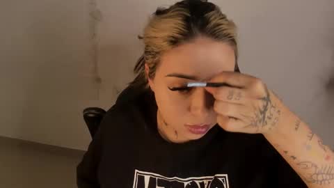 Snapshot of annikamerliahh_ chatting on February 24, 2026, 12:47 pm Annika online show from February 24, 2026, 12:47 pm