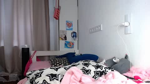 Snapshot of anny_leinhart chatting on February 7, 2025, 9:37 am Ana online show from February 7, 2025, 9:37 am