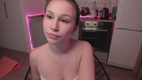 Anna online show from February 6, 2025, 9:43 am