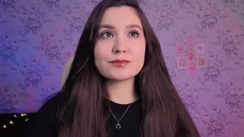 Annie online show from November 2, 2025, 11:18 pm