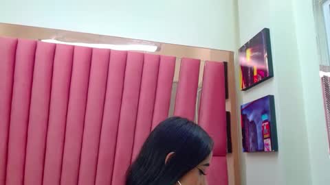 Anny online show from January 29, 2025, 1:07 pm