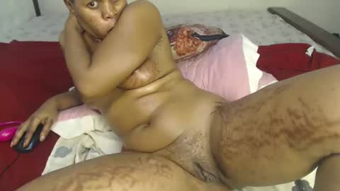Snapshot of annybecca chatting on January 12, 2025, 1:32 am Anny online show from January 12, 2025, 1:32 am