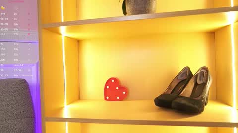 Ana online show from November 15, 2025, 12:02 pm