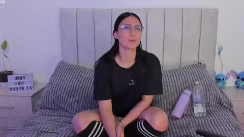 Anny online show from November 5, 2025, 10:54 pm