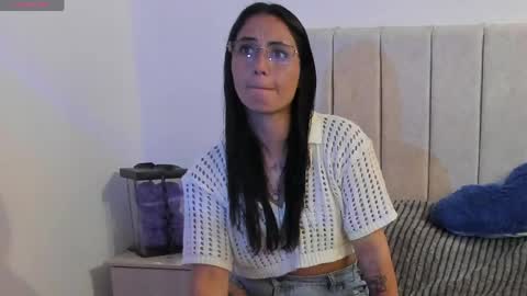 Anny online show from April 14, 2026, 11:00 pm