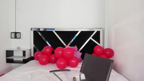 Anny online show from February 20, 2025, 7:52 pm