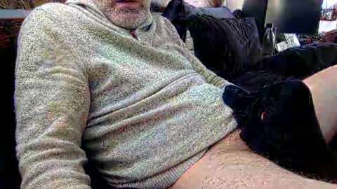 Snapshot of anon14586 chatting on February 18, 2025, 8:25 pm Anon10005 online show from February 18, 2025, 8:25 pm