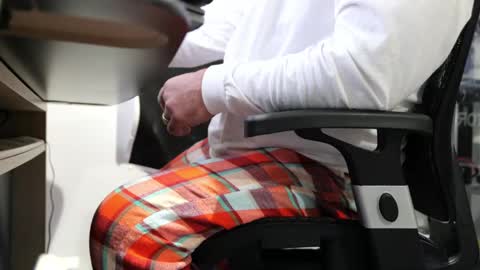 D online show from February 21, 2025, 6:15 pm